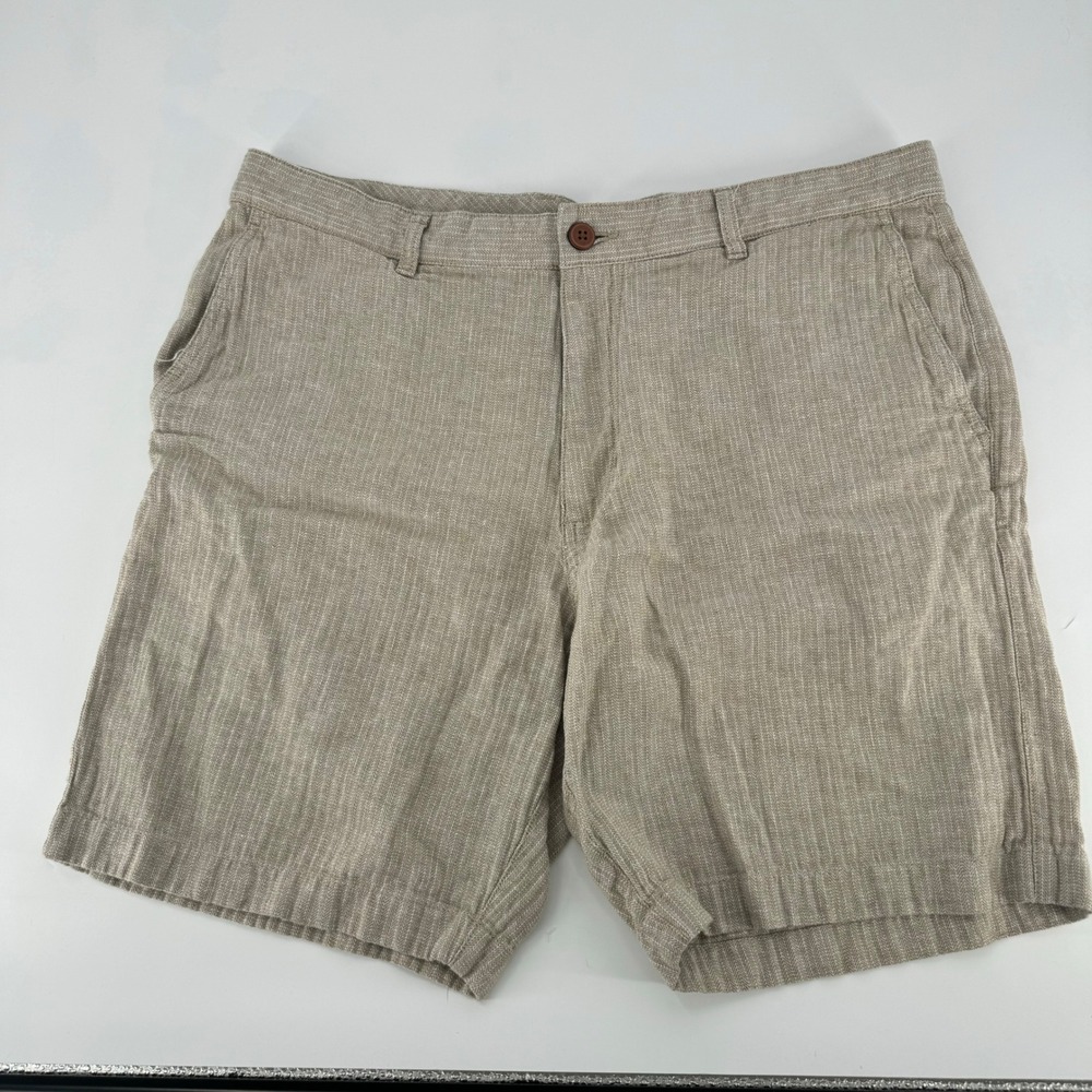 Tommy Bahama Laid Back Latitude Mens Shorts Tan Beige Striped Flat Front Size 38